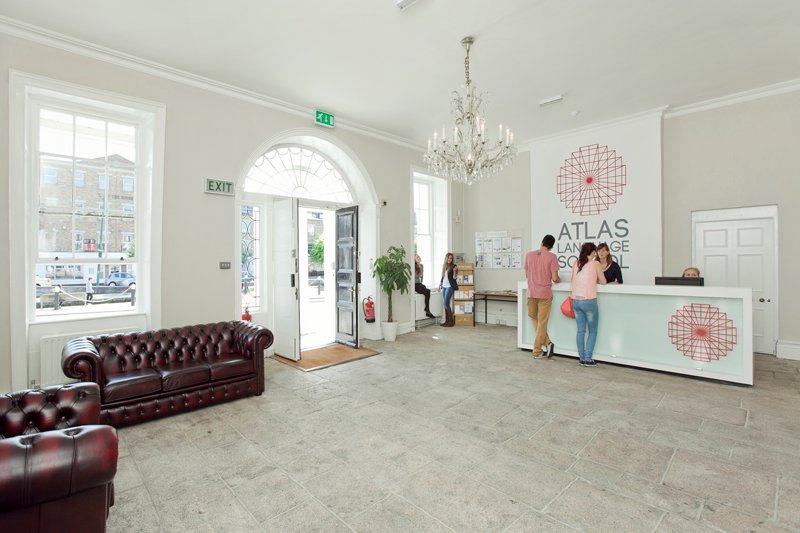 Recepção da escola Atlas | Intercâmbio em Dublin